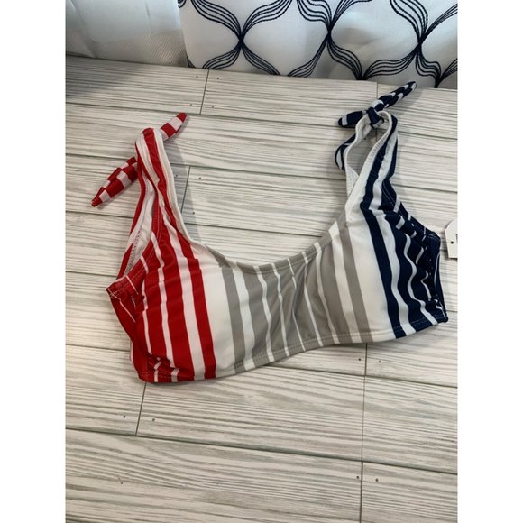 Hot Water Ocean Front Swimsuit Top - Picture 7 of 9